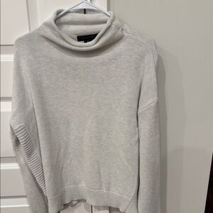 Tahari Cream Turtleneck Sweater - Cozy Women's Knit Size L